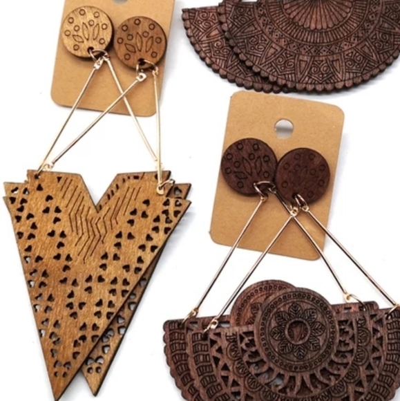*2 for $15* Wood Mandala "V" drop earrings - Picture 2 of 4